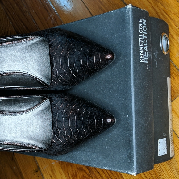 Kenneth Cole Reaction pump it up heels - Picture 5 of 6